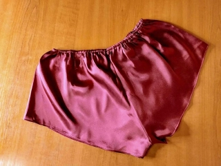 Luxusní dámské saténové kalhotky volné 6015-6 vínová S / M / L